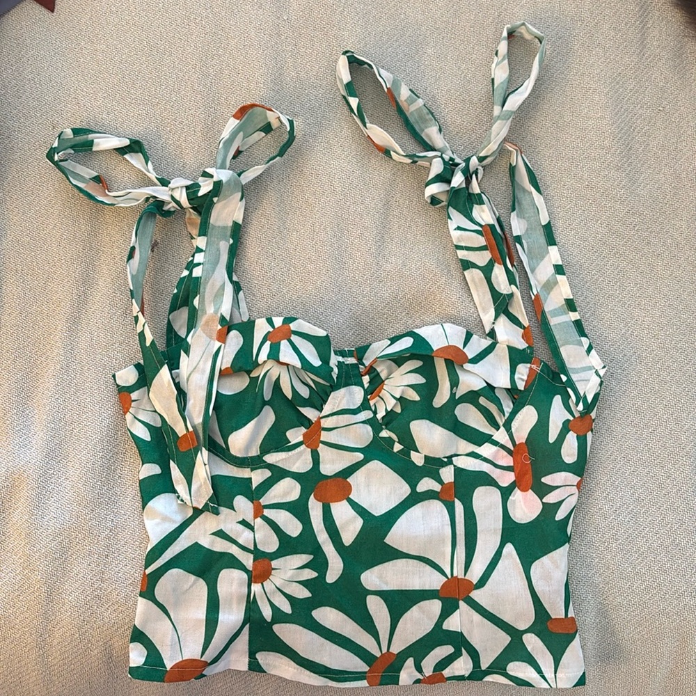 Floral tie strap crop top